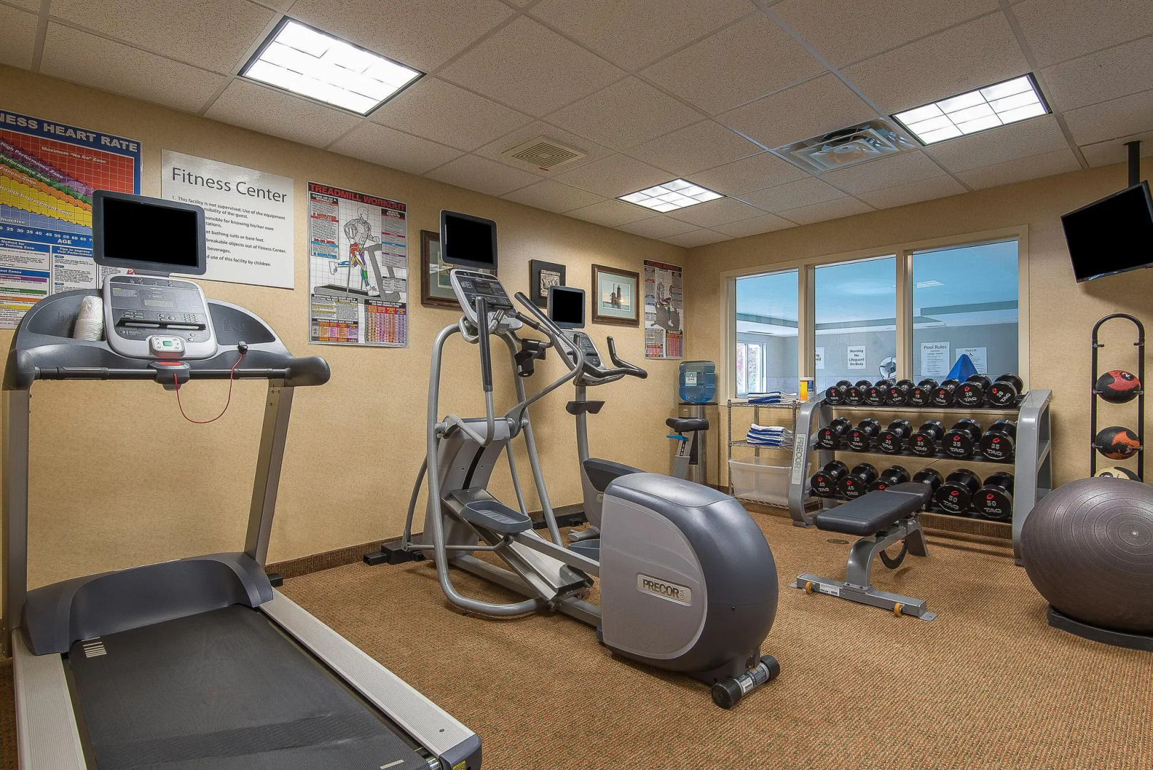 Holiday Inn Express Hotel & Suites Tilton - Lakes Region by IHG