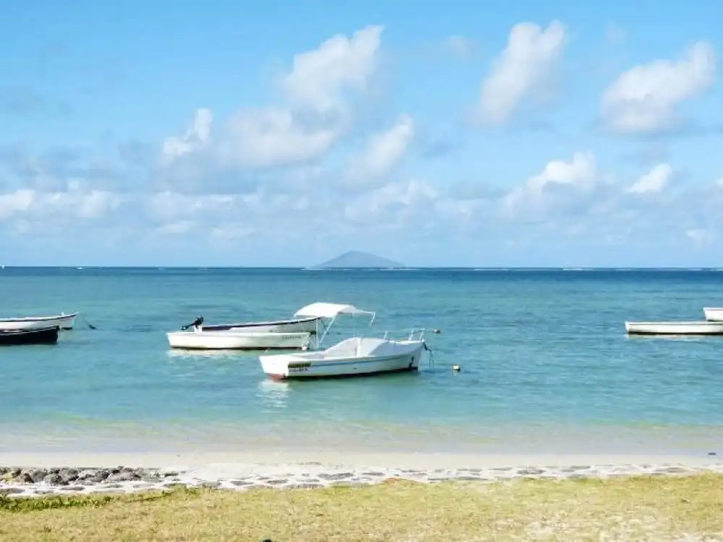 Apartment With 2 Bedrooms in Grand Gaube, With Wonderful sea View, Fur