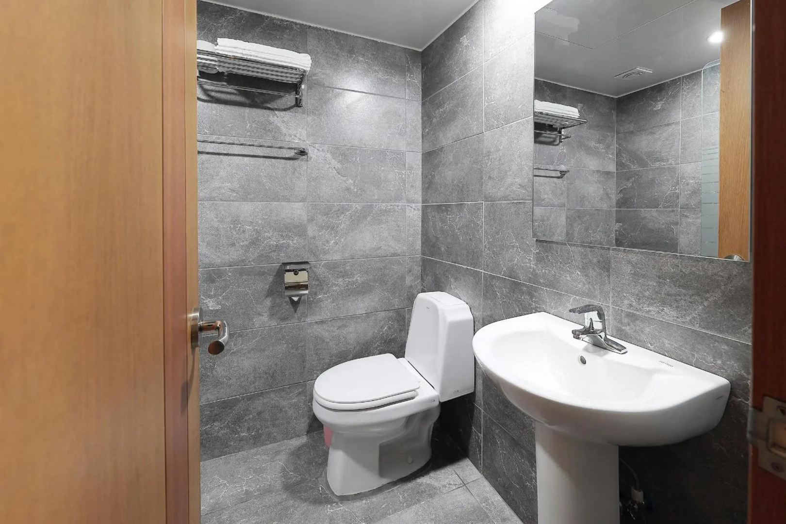 Ocean to you Resort Sokcho Seorak Beach Hotel and condo