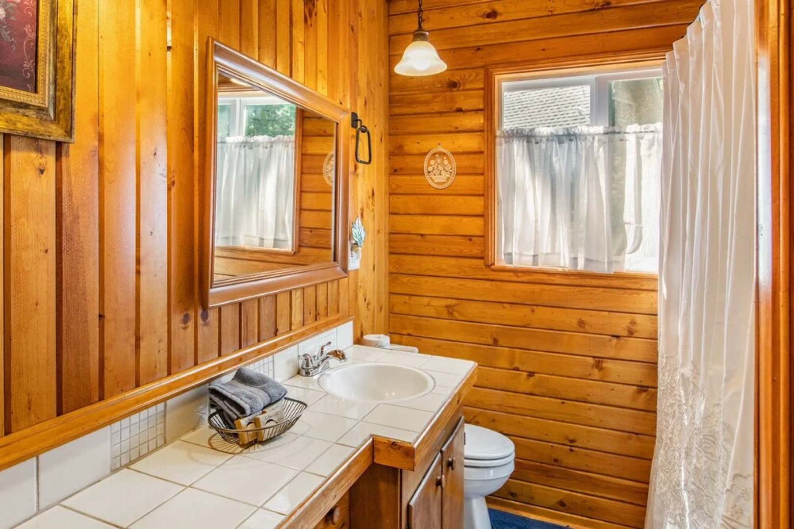 The Cottage - Charming Home 2 Bedrooms 2 Bathrooms Home