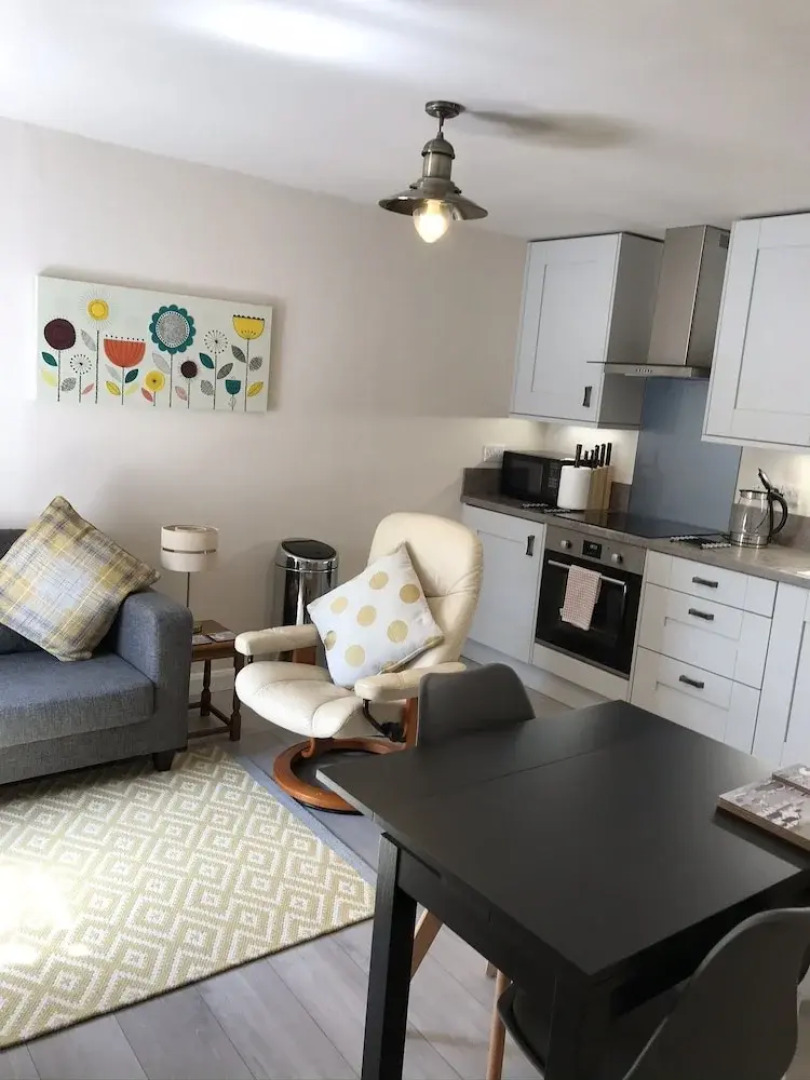 The Pines at Eastleigh - 3 Cottages