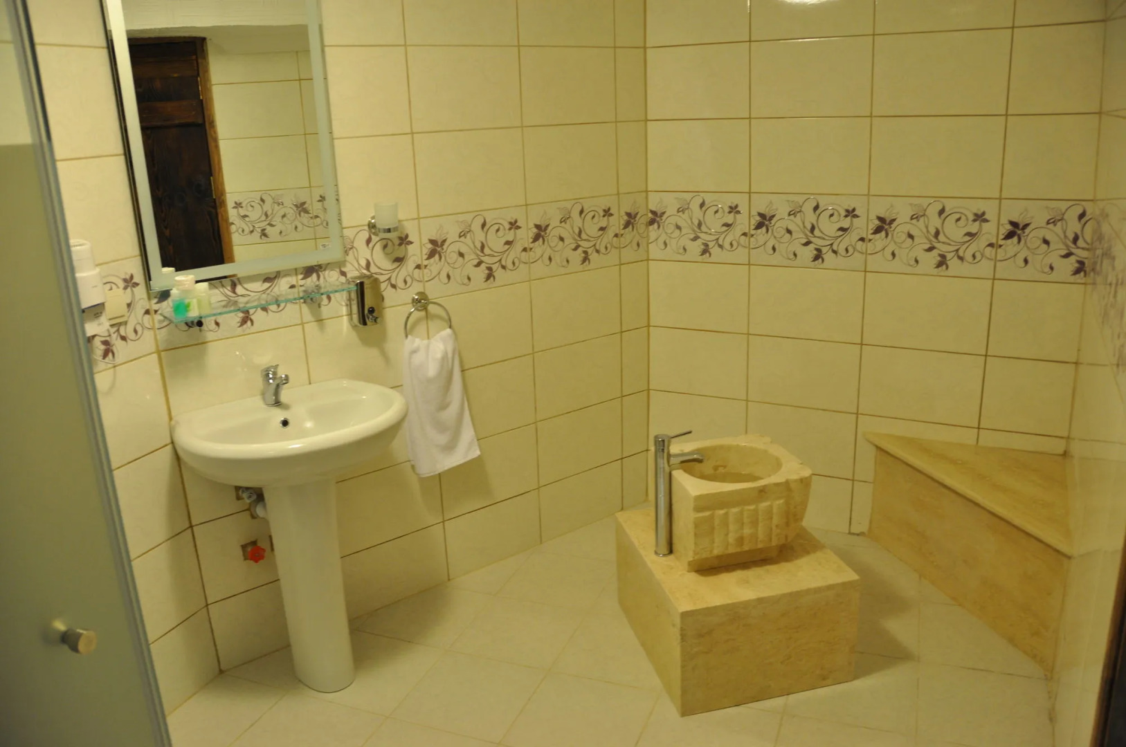 Nomads Cave Hotel & Rooftop