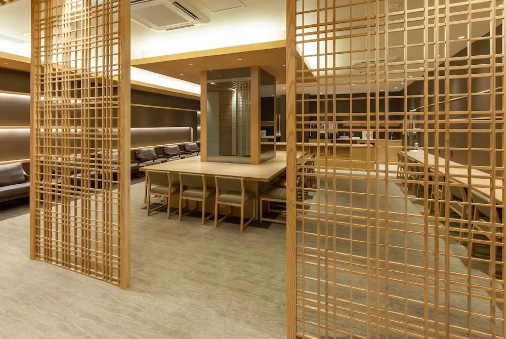 Y's Cabin Yokohama Kannai