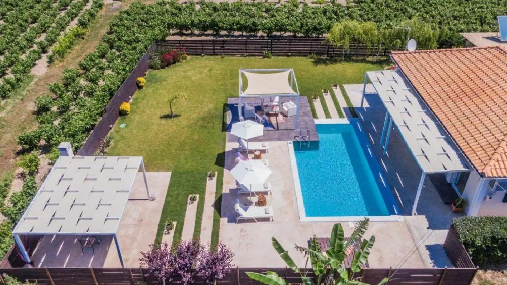 Madini Luxury villa with private heated pool