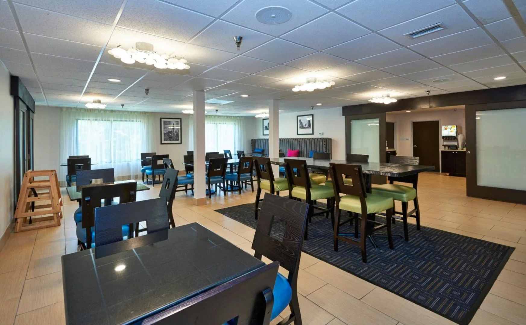 Holiday Inn Express & Suites Birmingham South - Pelham by IHG