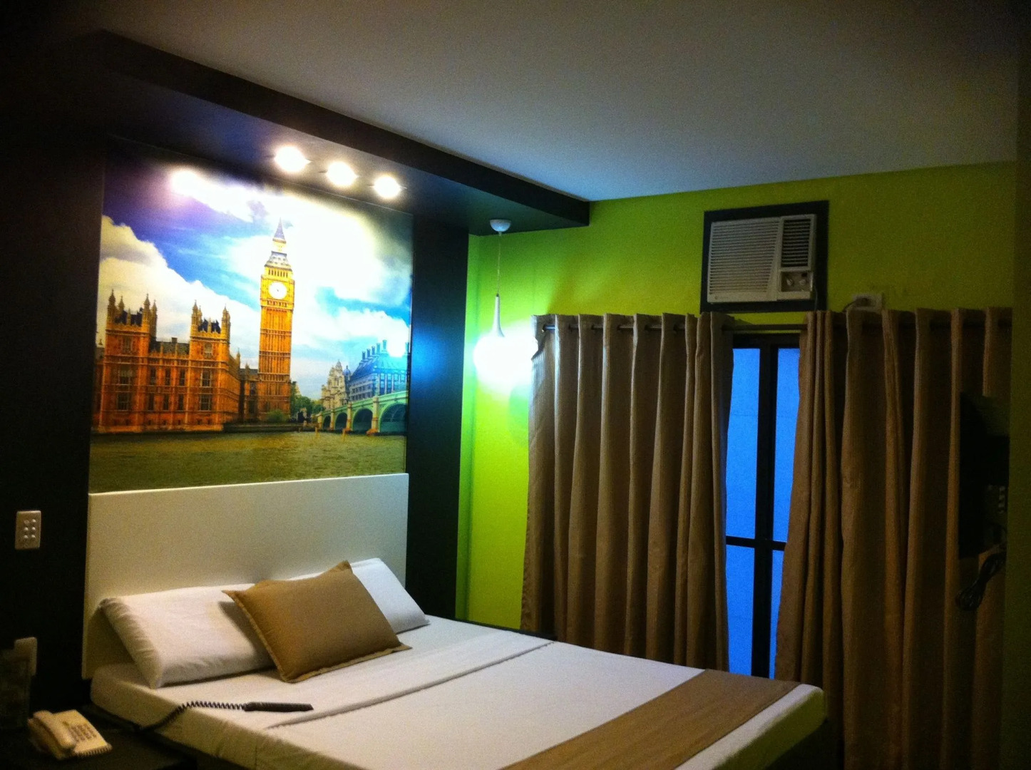 Hotel DreamWorld Araneta Cubao