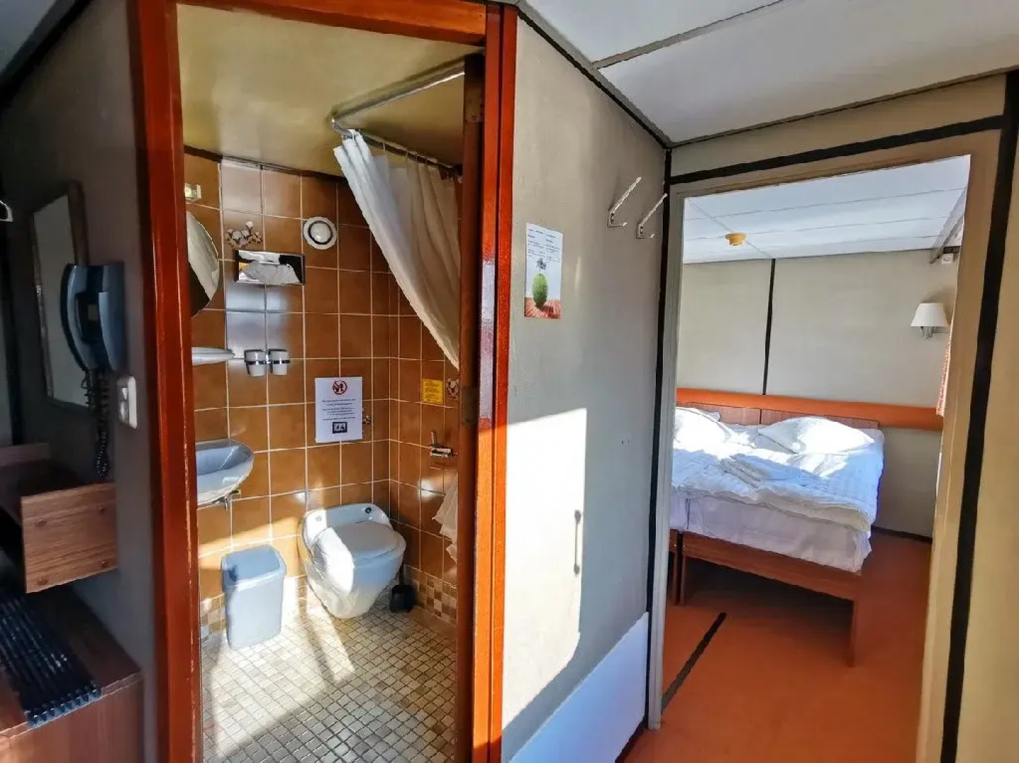 MS DIANA - Nava de croaziera pe Dunare