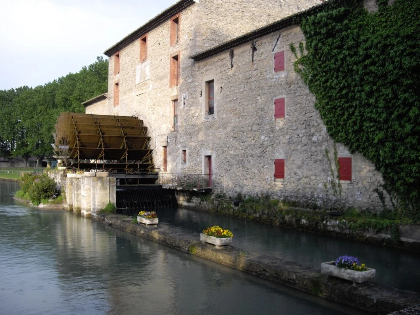 Villa With 3 Bedrooms in Taillades, With Wonderful Mountain View, Priv