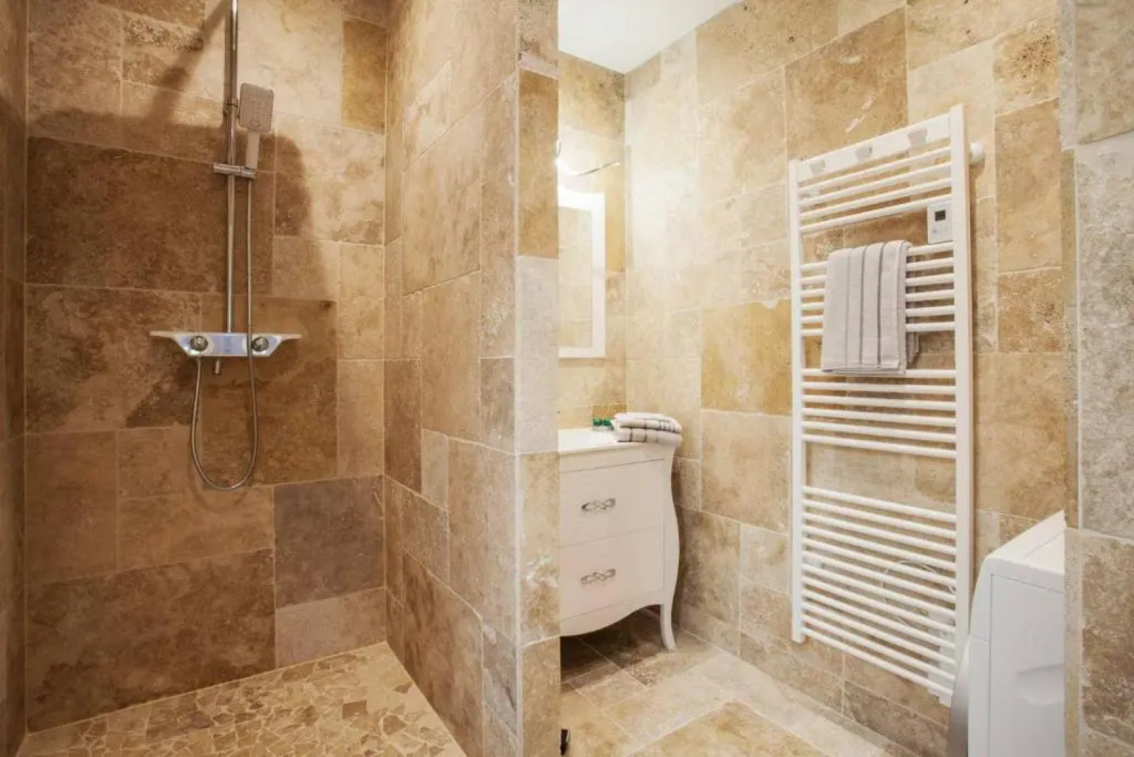 Legend - Le Saint Laurent - Parking - Wifi - 24/7 - Cosy