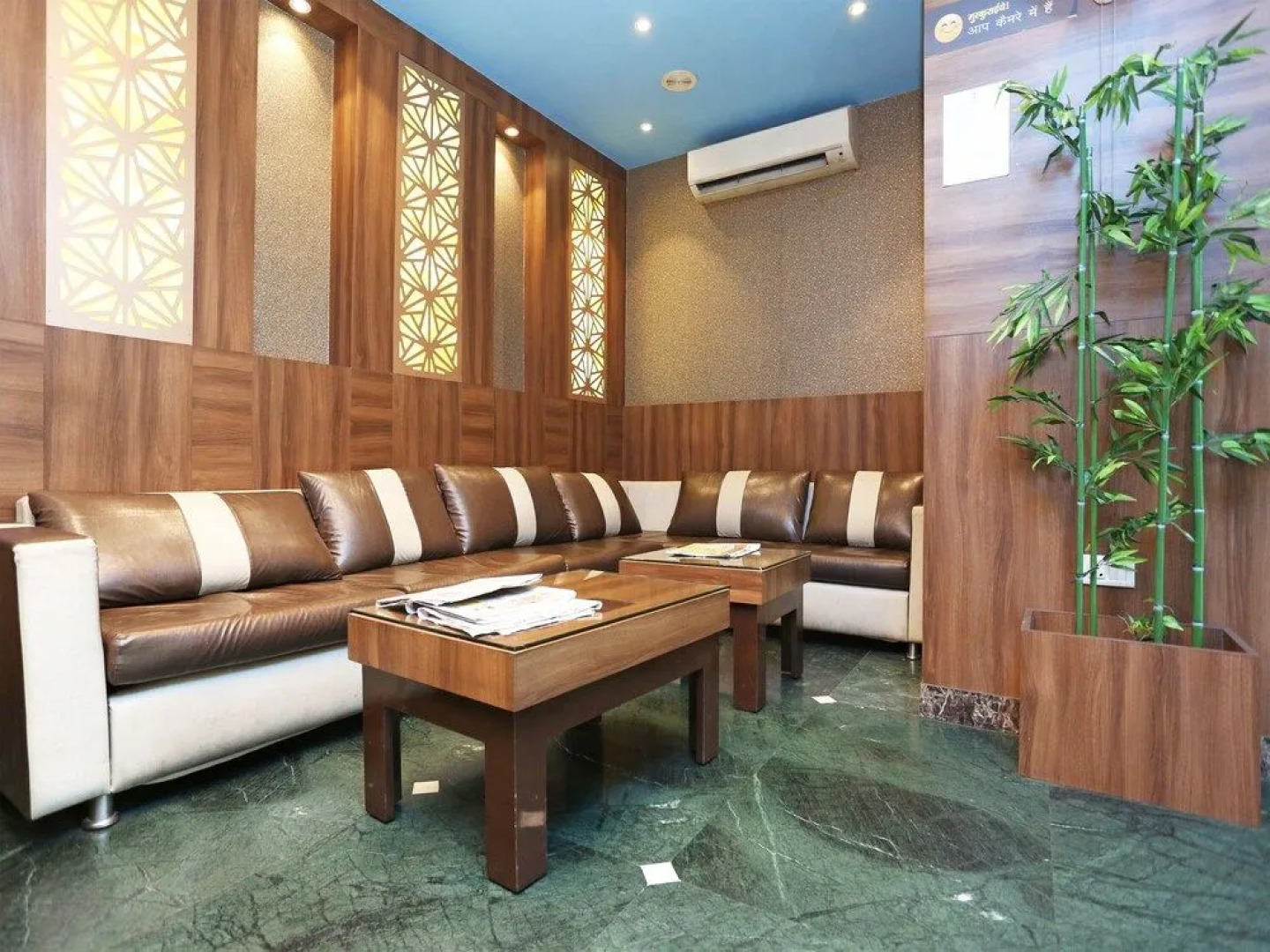 Vaccinated Staff- Capital O 3844 Hotel Kd Palace