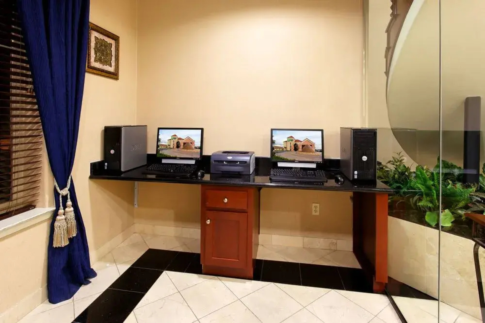 Holiday Inn Express & Suites Lathrop