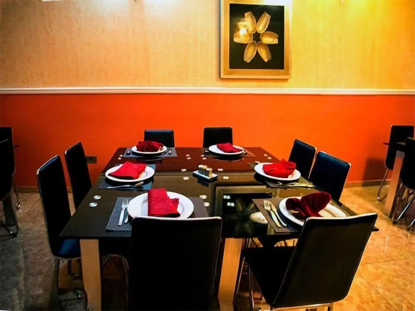 Bleu Ivy Hotel And Suites