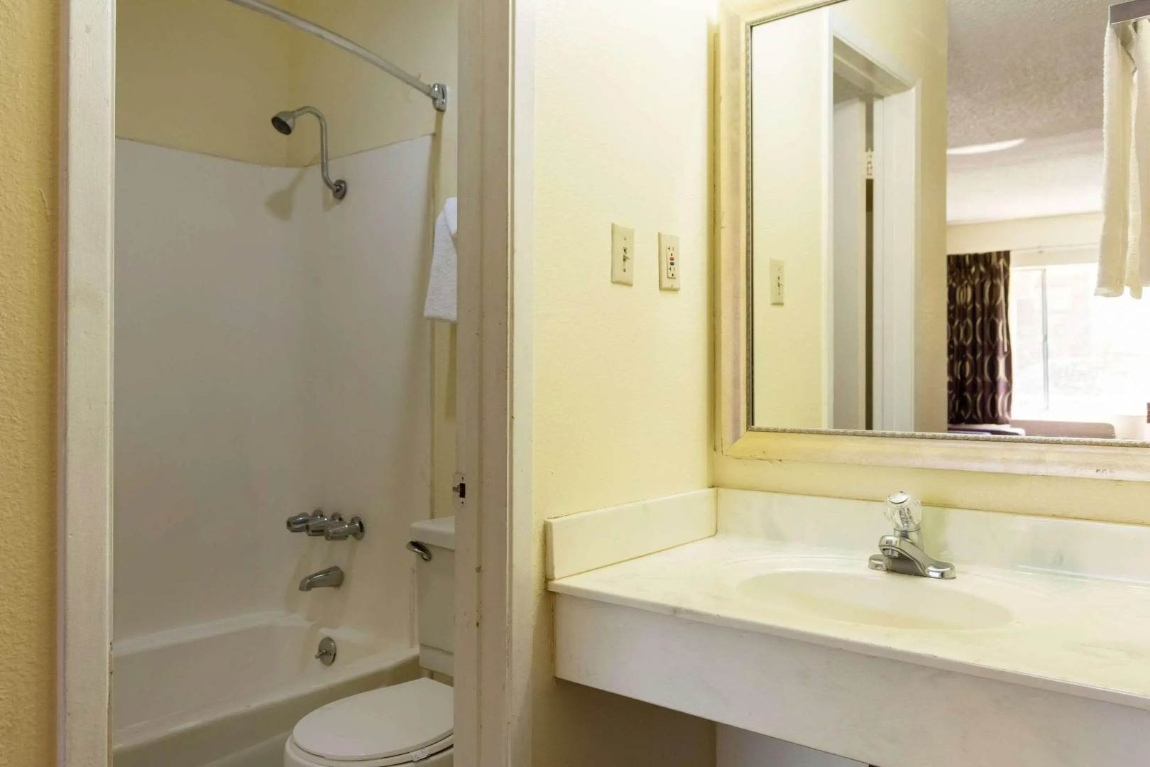 Econo Lodge Waco North I-35