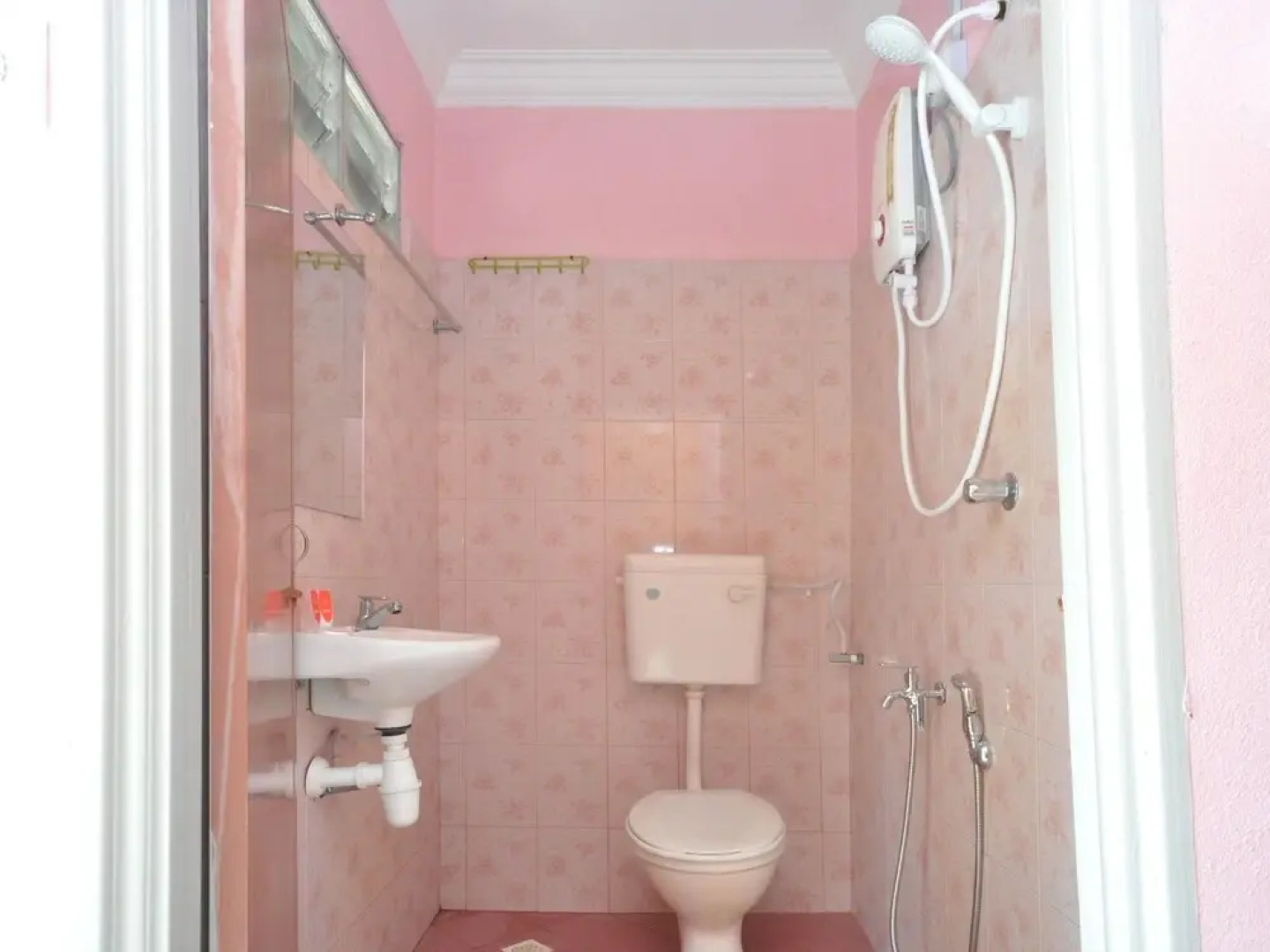 OYO 44005 Senangin Resort and Cafe