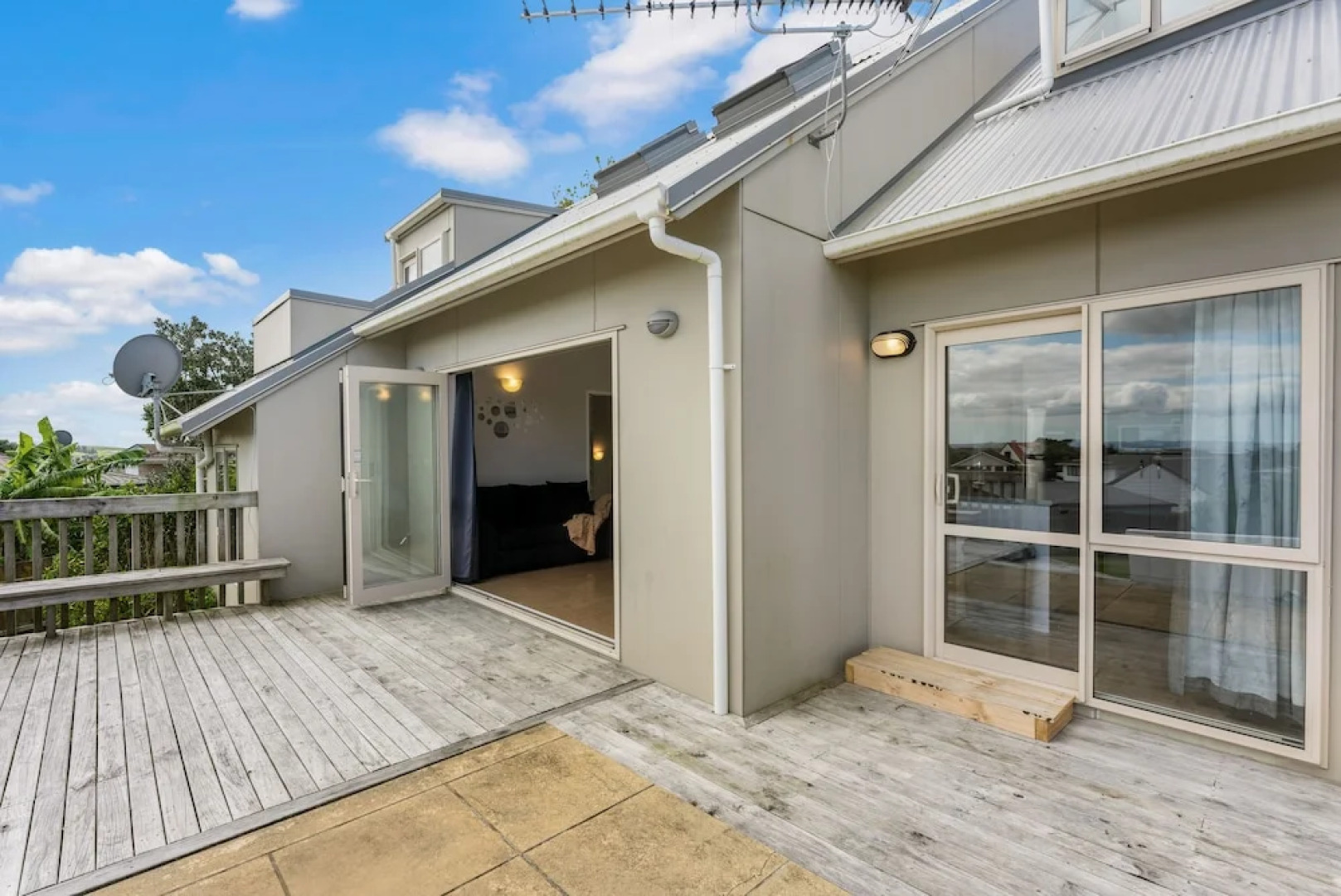 A Home away from Home - Netflix -Parking