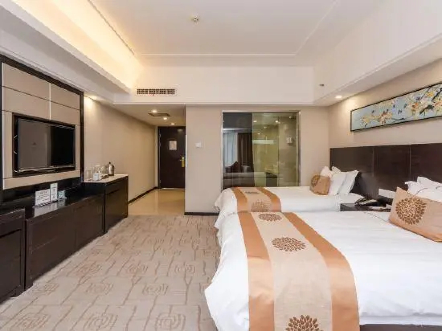 Hometown Lotus Hotel