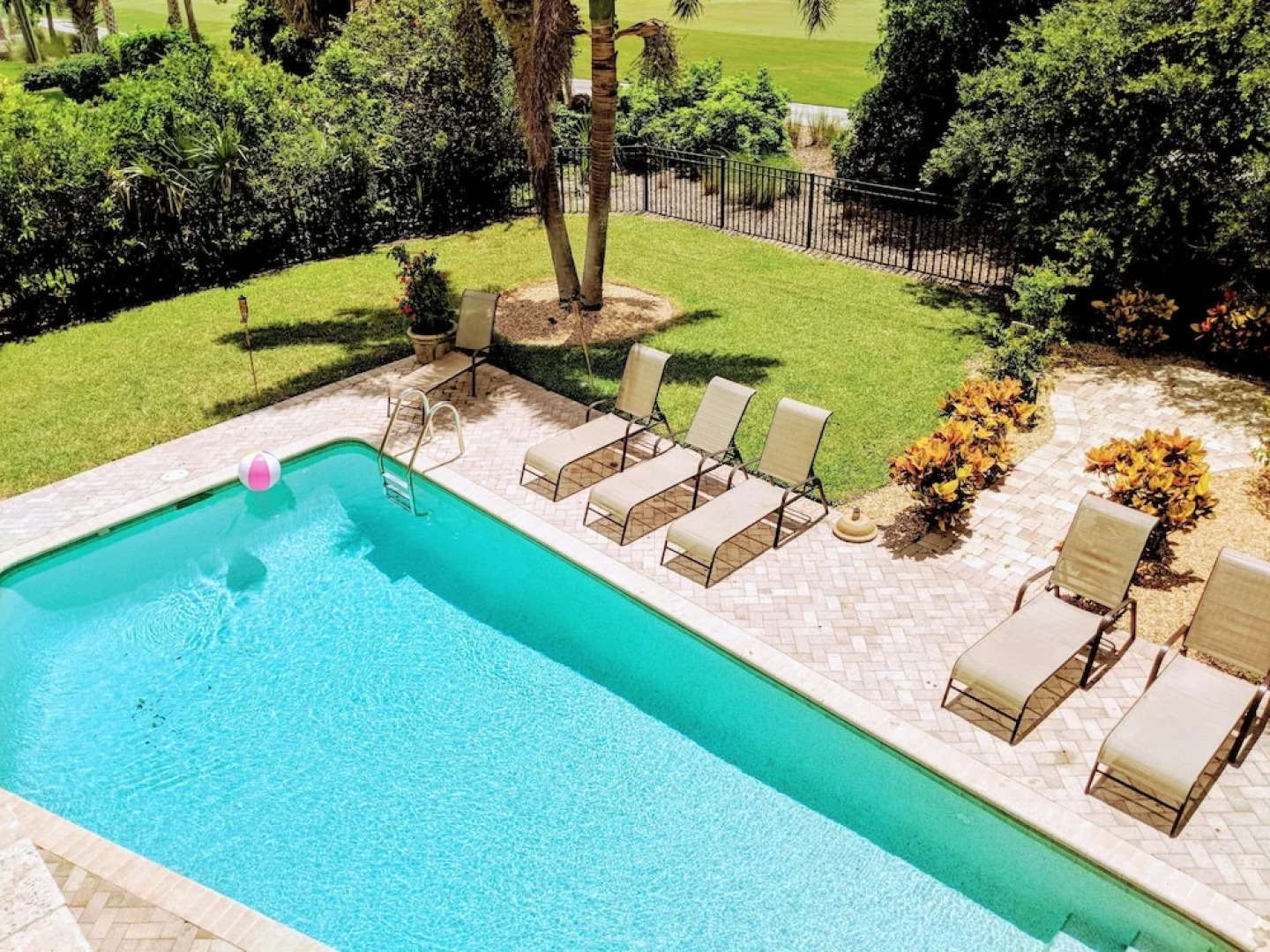 Palm River Estate - Five Bedroom Home