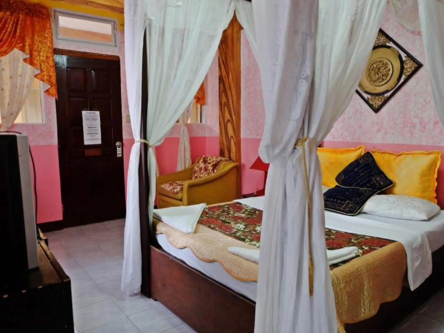 La Isla Bonita Resort and Spa