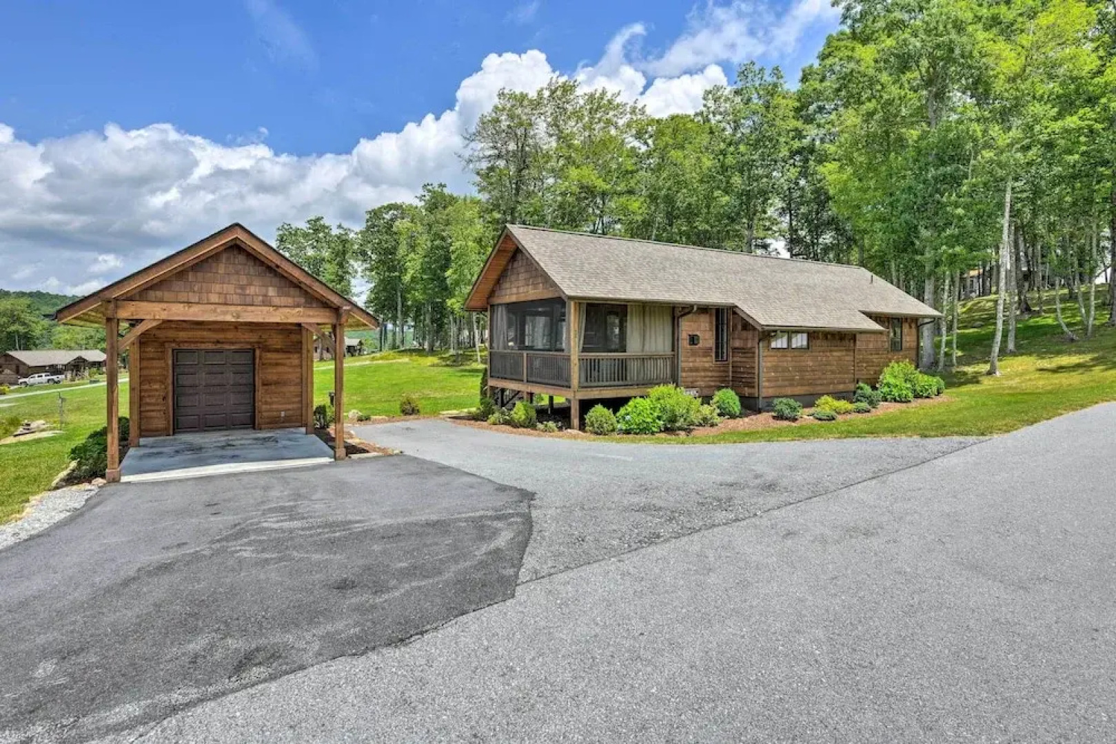 7 Mi to Ski Sapphire Valley: Cottage w/ Fire Pit