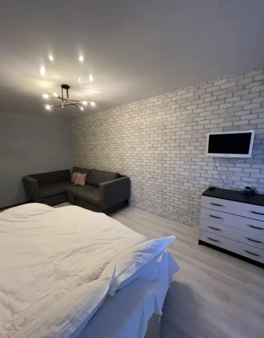 Апартаменты на улице Братьев Серебряковых 14