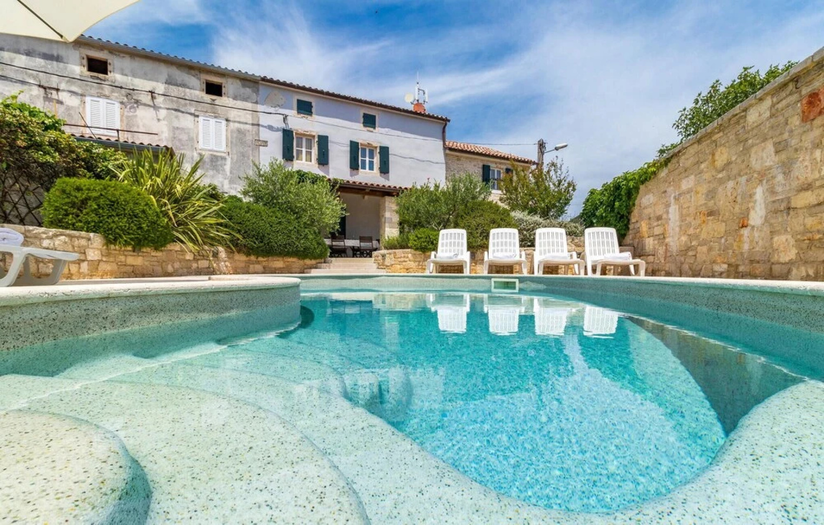 Nice Home in Liznjan With Sauna, Wifi and 4 Bedrooms