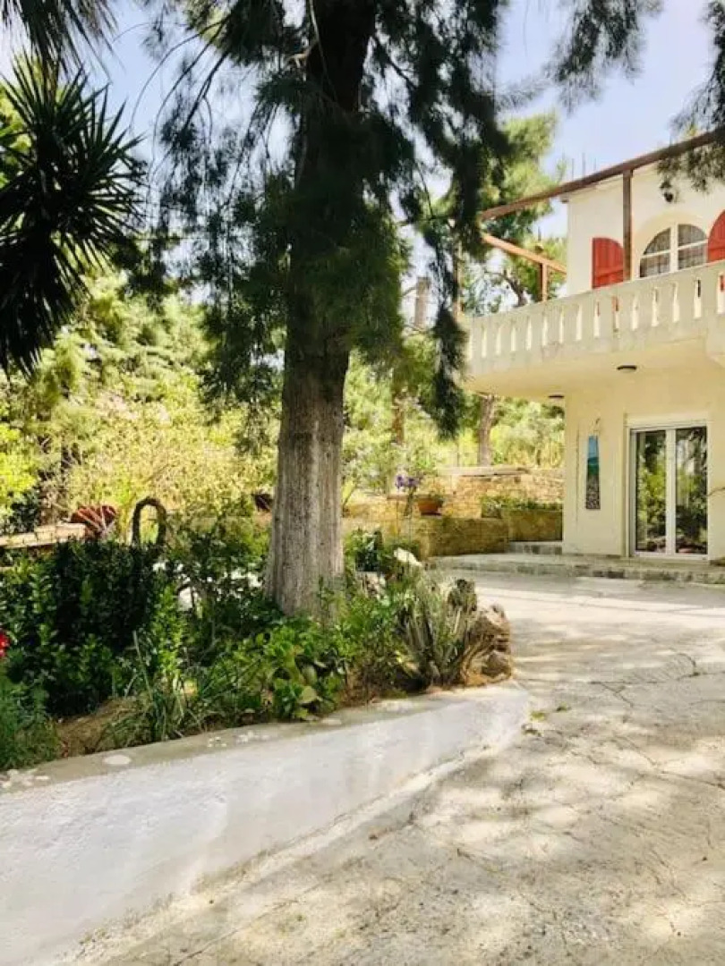 ΝΙRΑSΤΕRΟ - The house in the trees