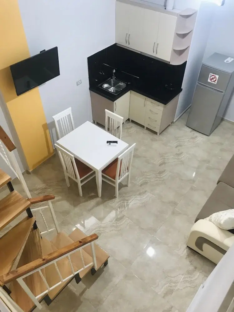 Crown Deluxe Apartments