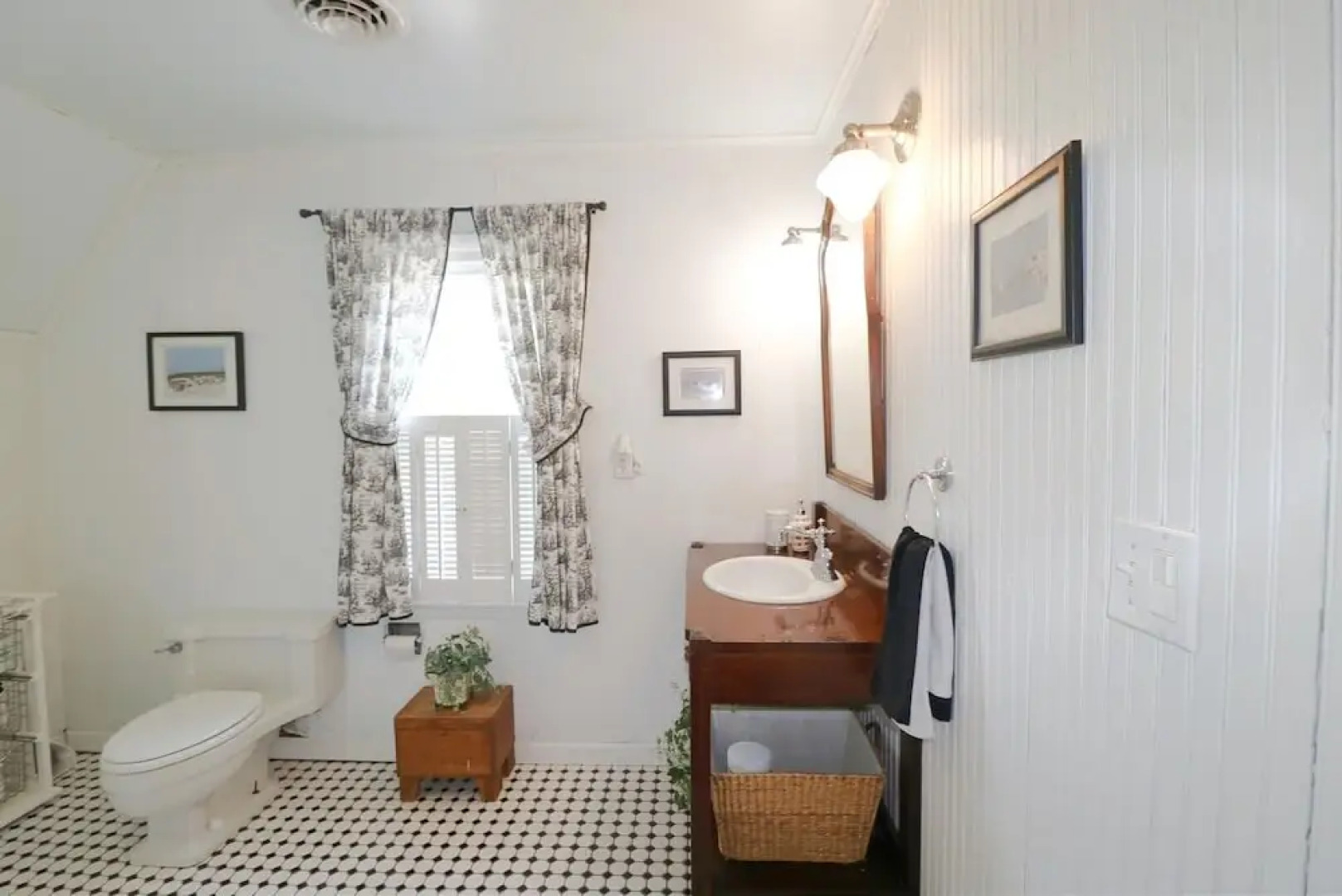 3723 Pleasant Ave. 3 Bedroom Home by RedAwning