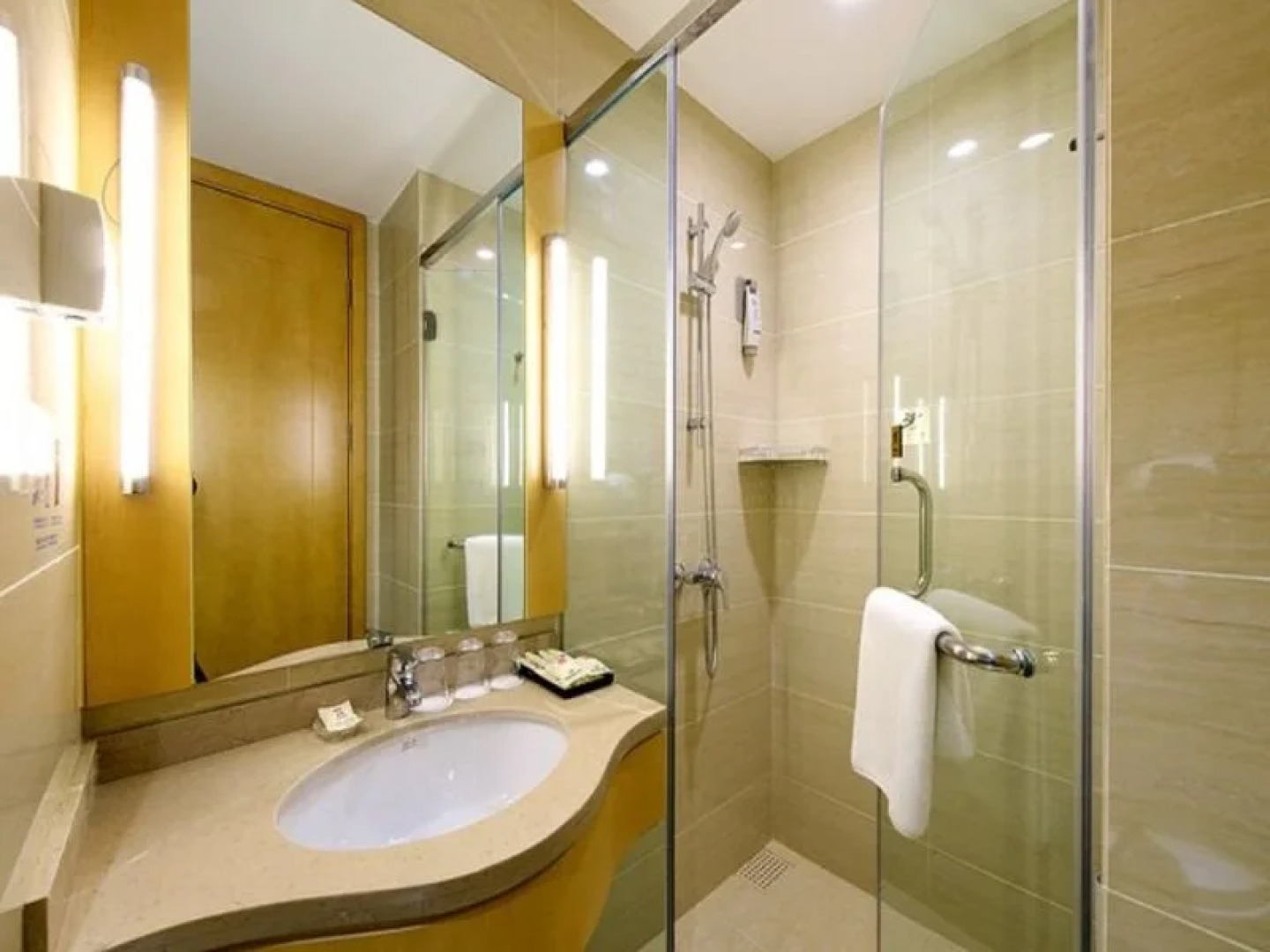 Ibis Wenjiang Floraland