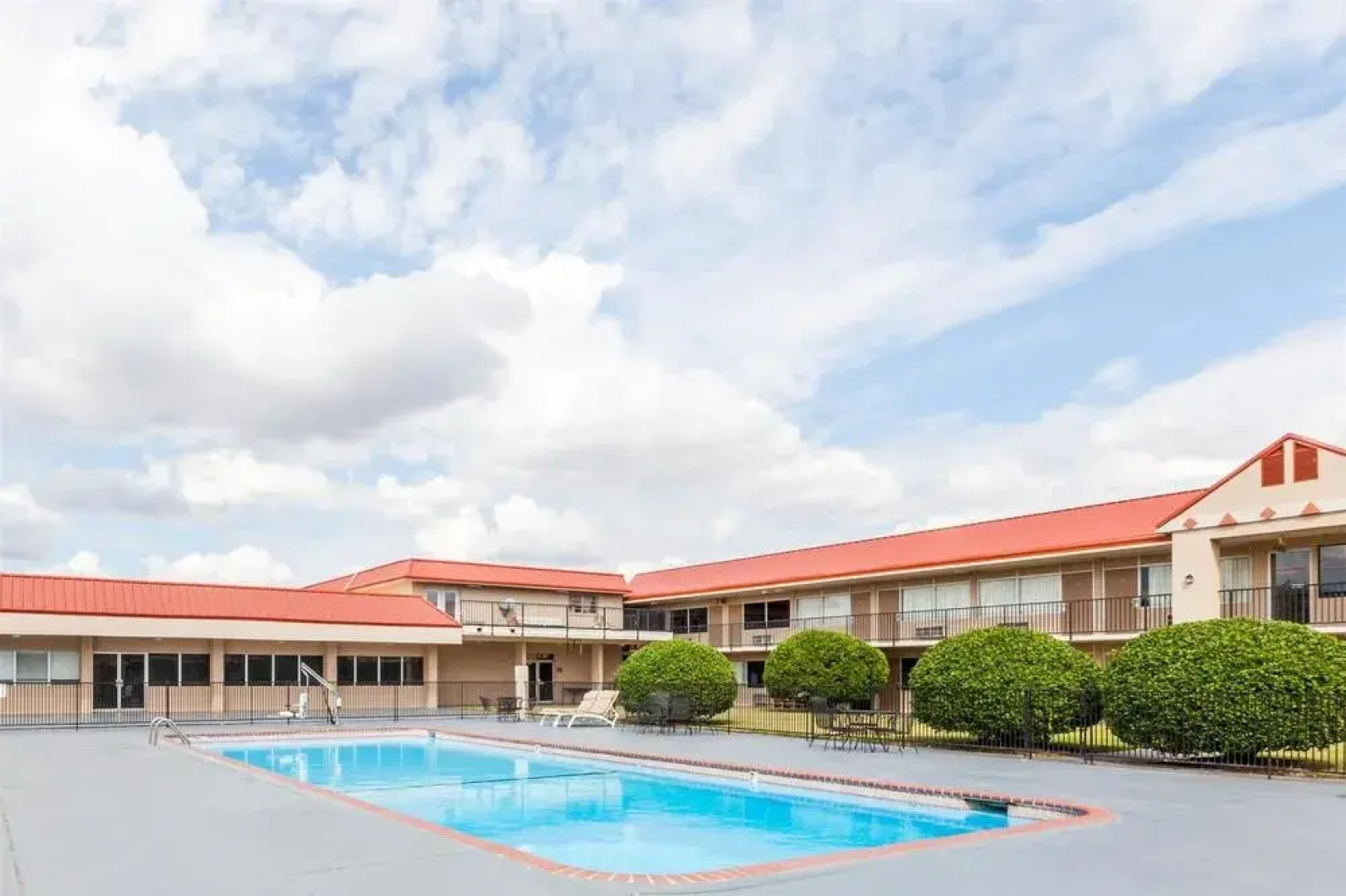 Ramada by Wyndham Clinton