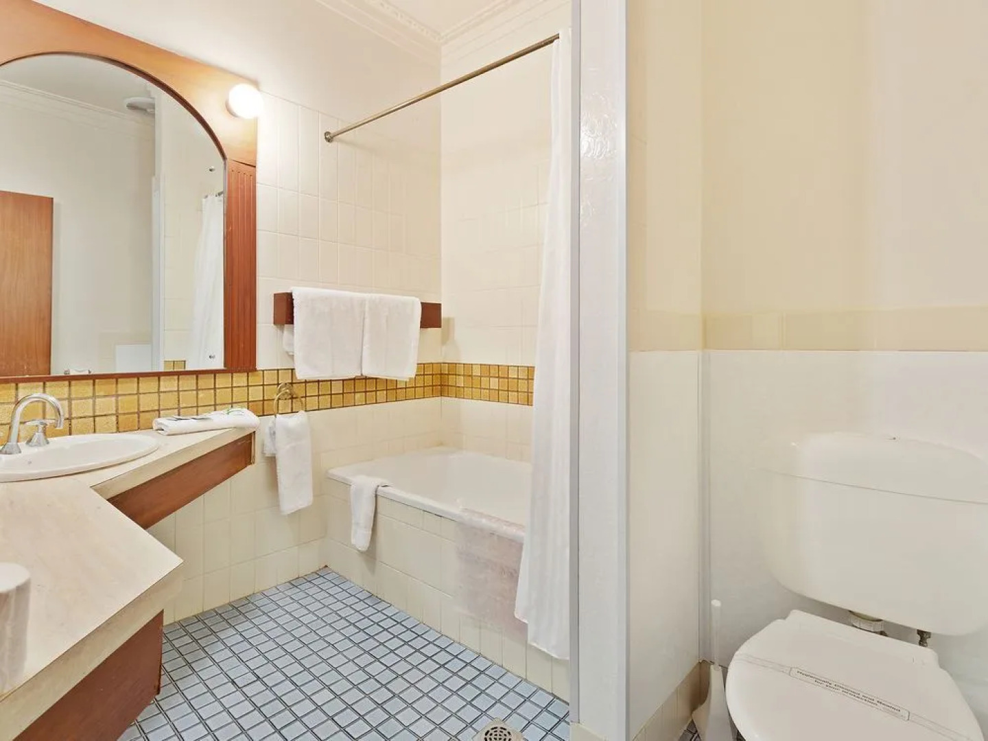 Heritage Country Motel