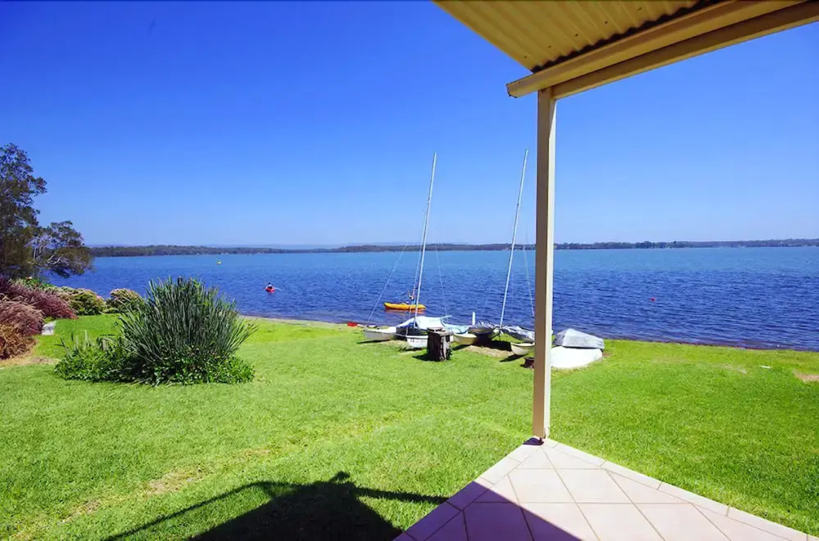 Luxury Waterfront House