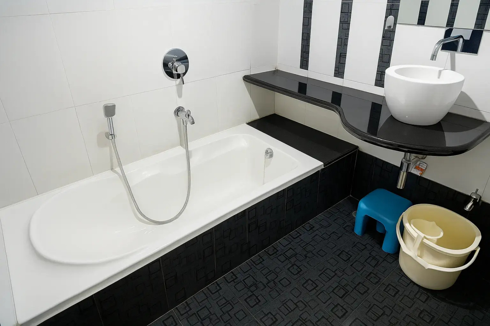 Hotel Avon International