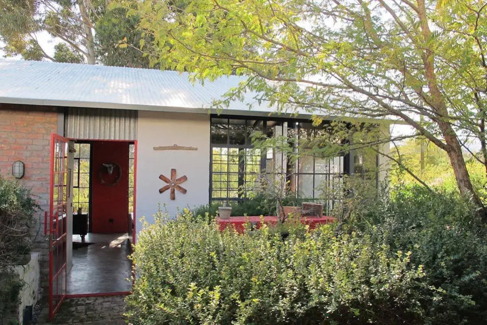 Essere Lodge Guest House