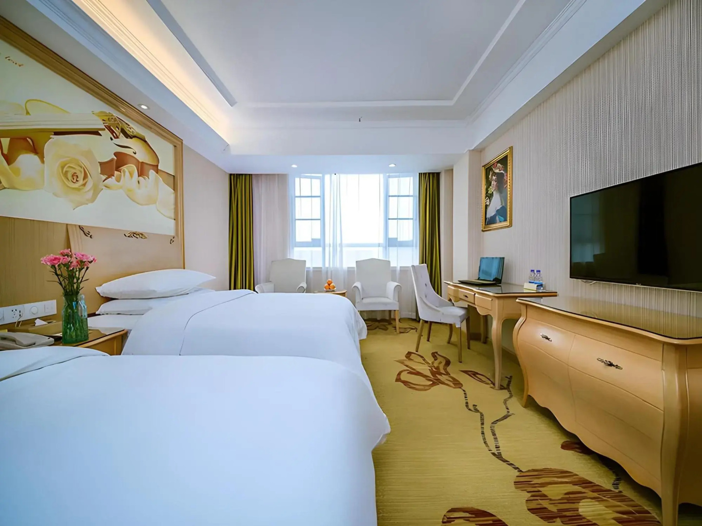 Vienna Hotel (Xiantao Huanggong)