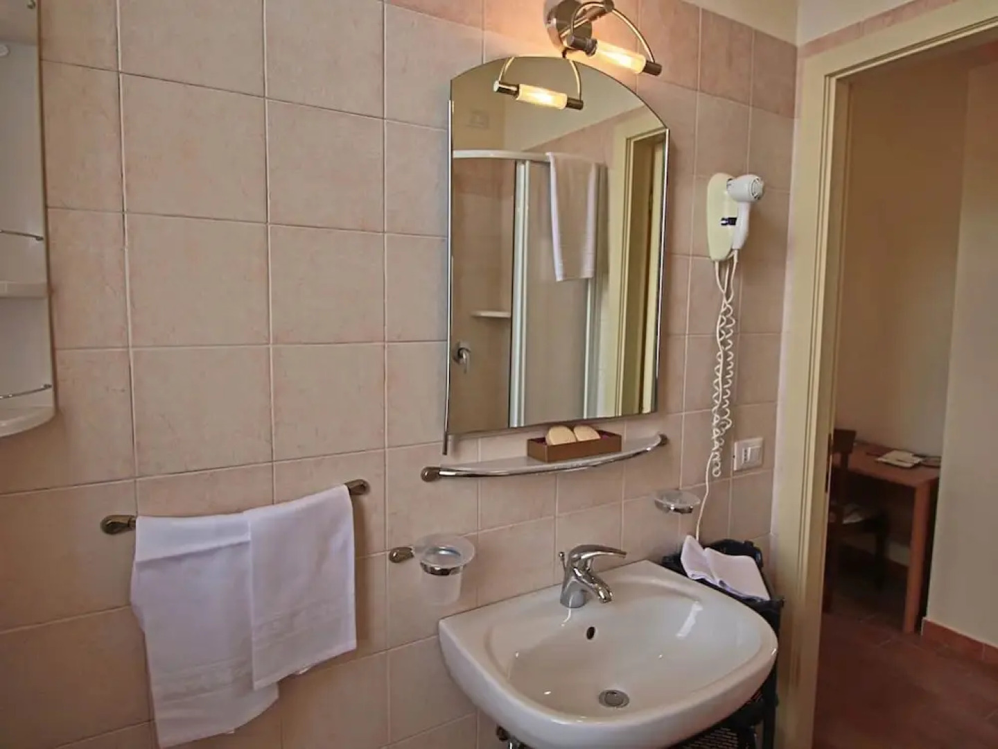 Apartment in Piticchio With Pool and BBQ