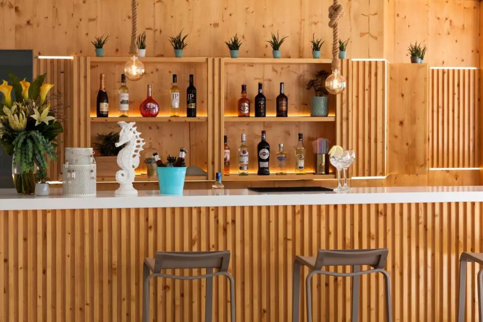 Carcavelos Beach Hotel