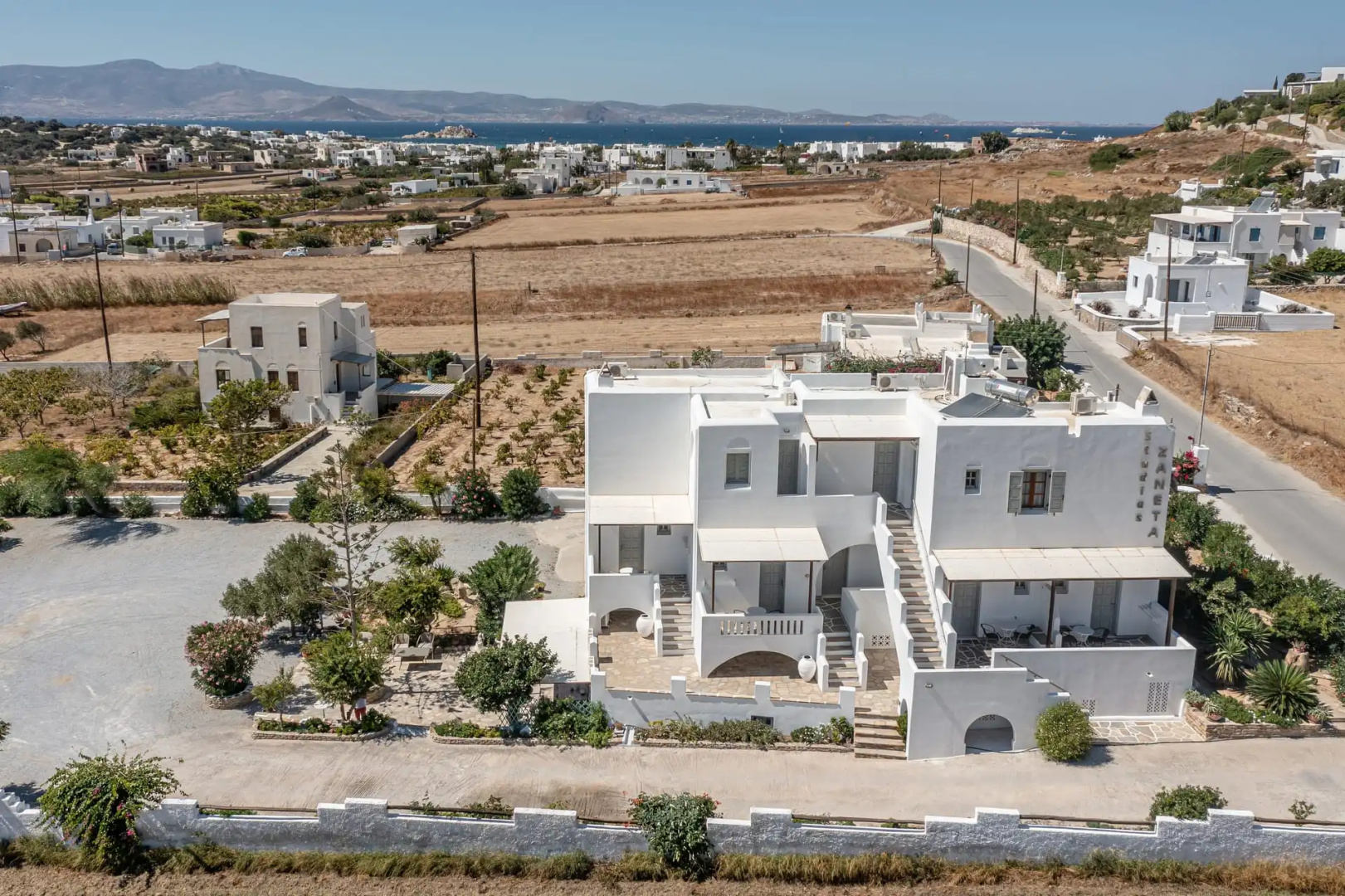 Zanneta Apartments & Suites