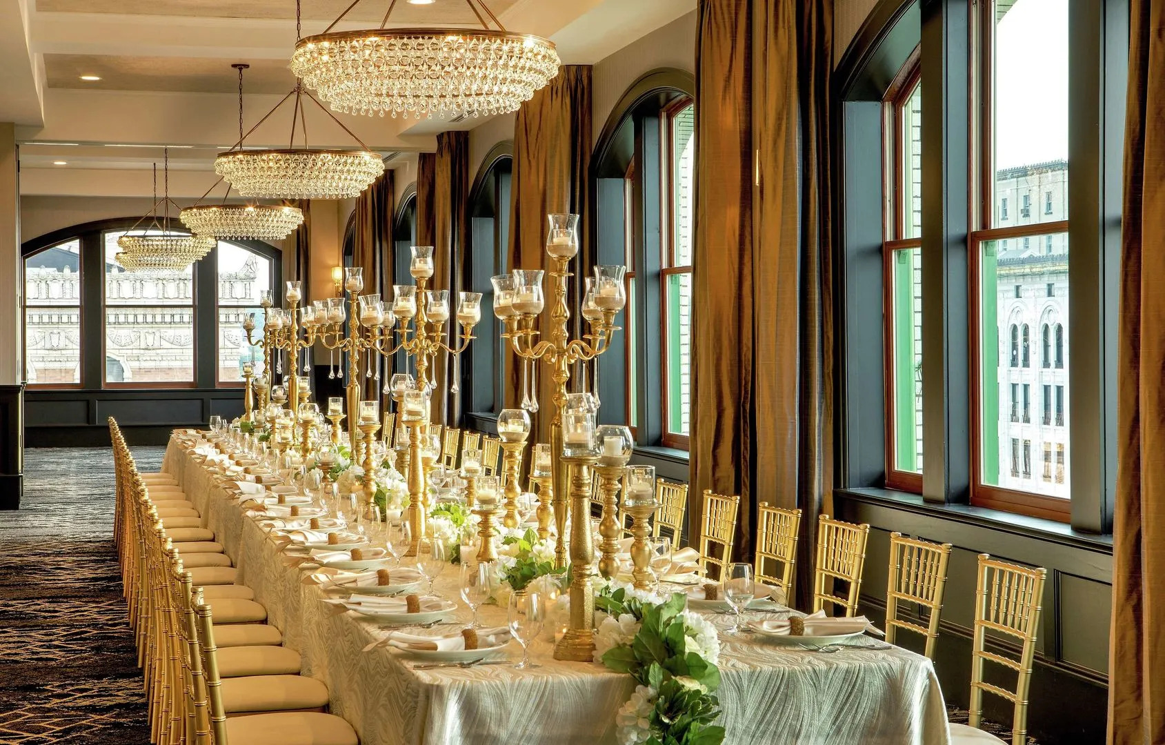 DoubleTree by Hilton Youngstown Downtown