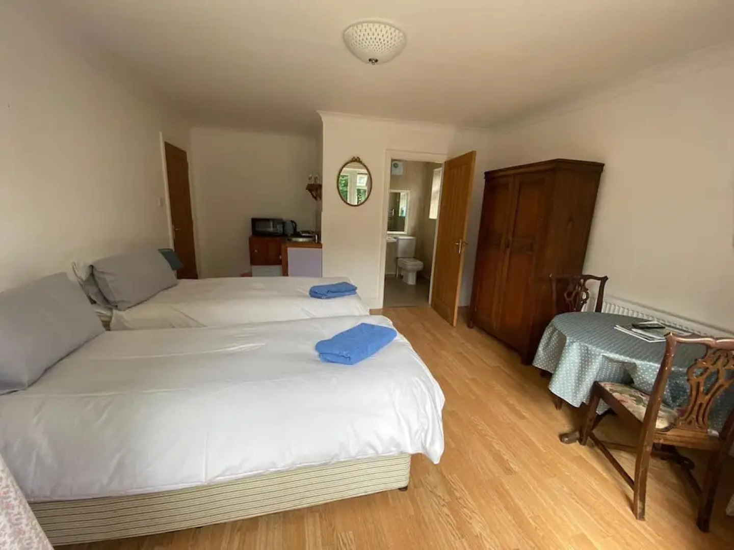 Family Home With Large Garden and Pool Near Totnes