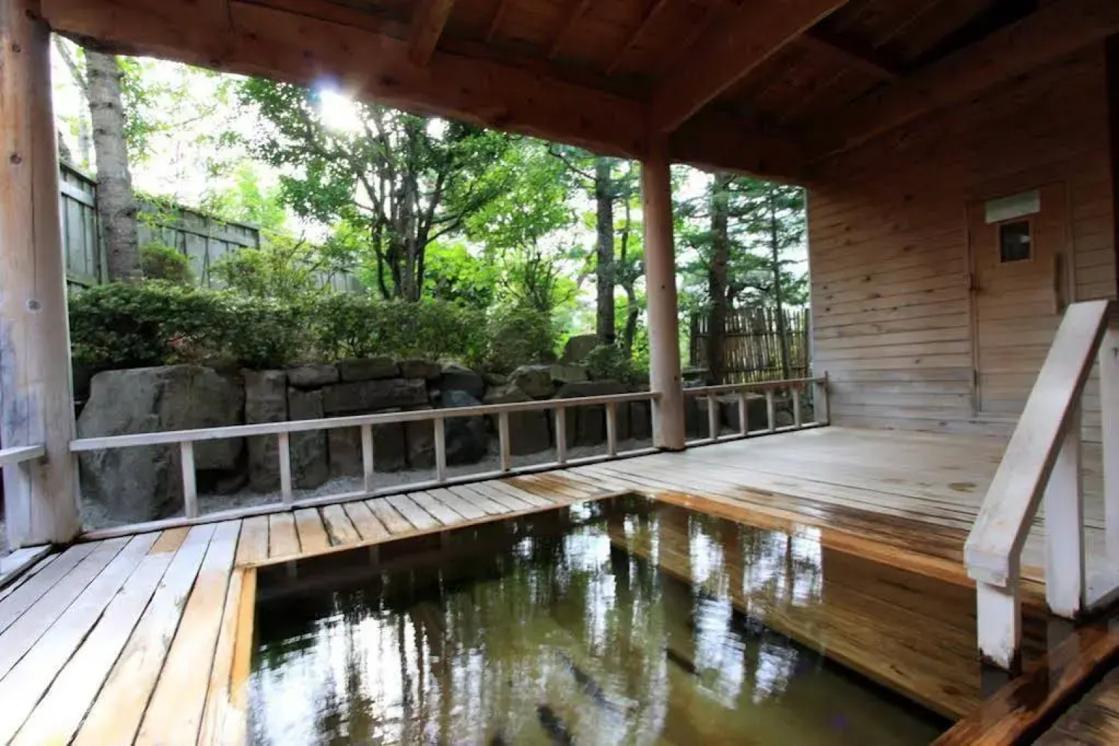 Honjin No Yado Yanagi No Yu