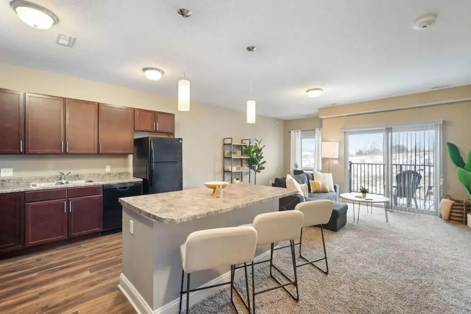 West Des Moines- Garage Gym Pool Jordan Creek