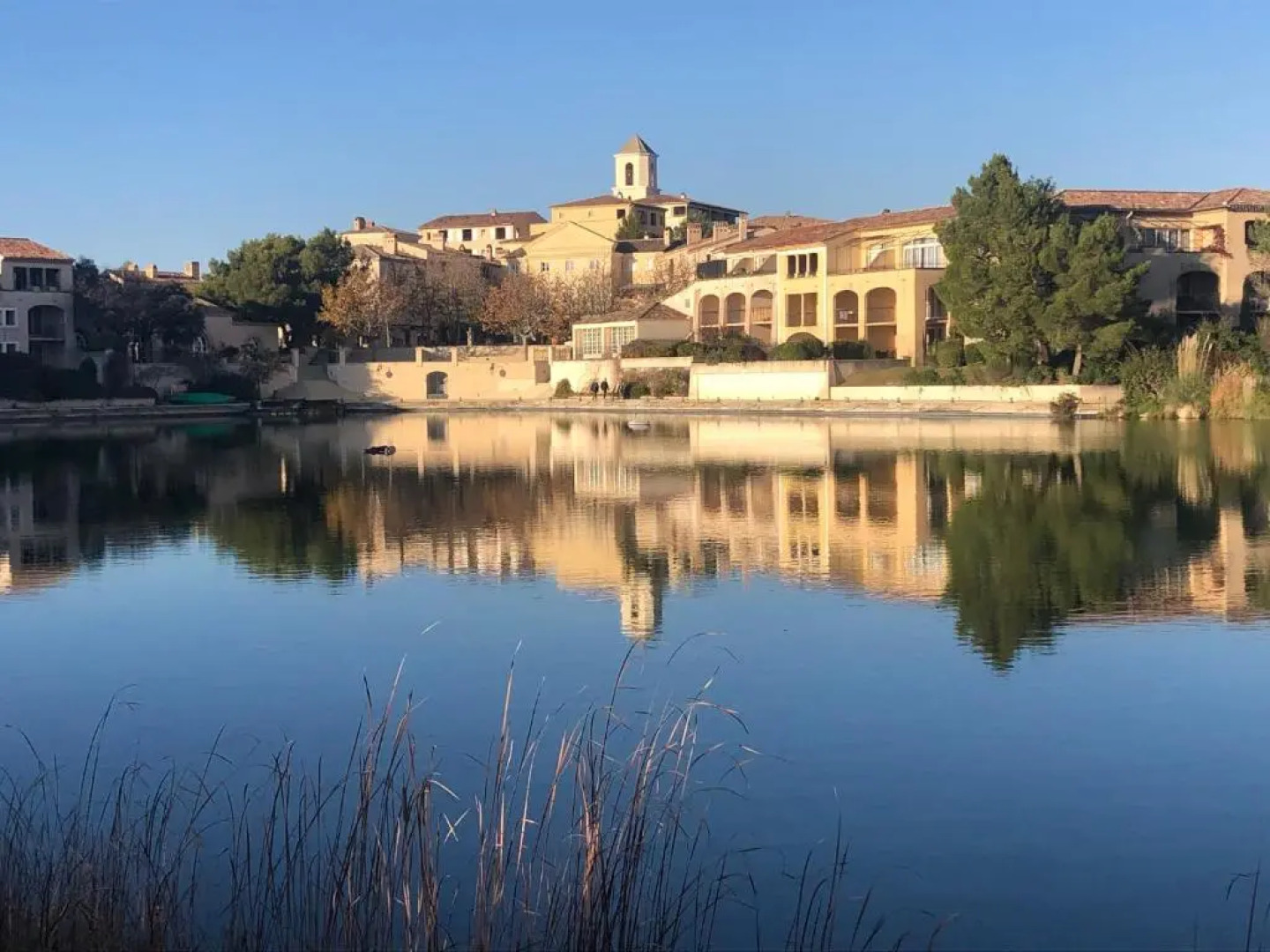 appartement sur le golf de pont royal