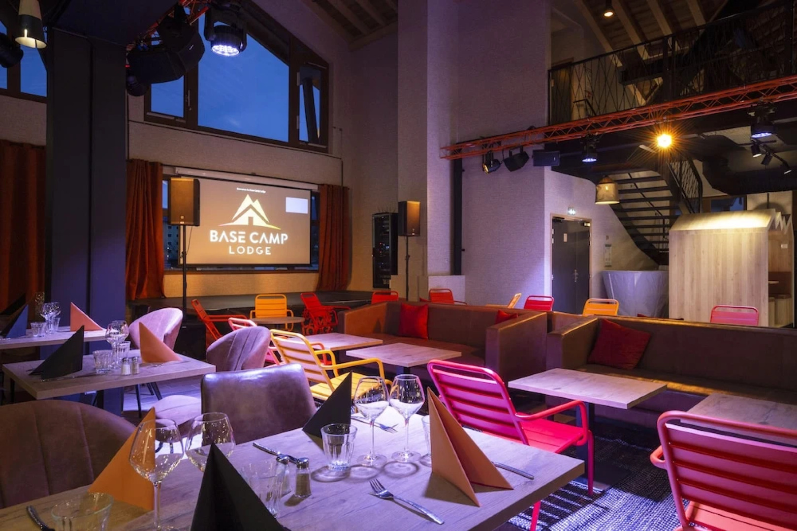 Hotel Base Camp Lodge