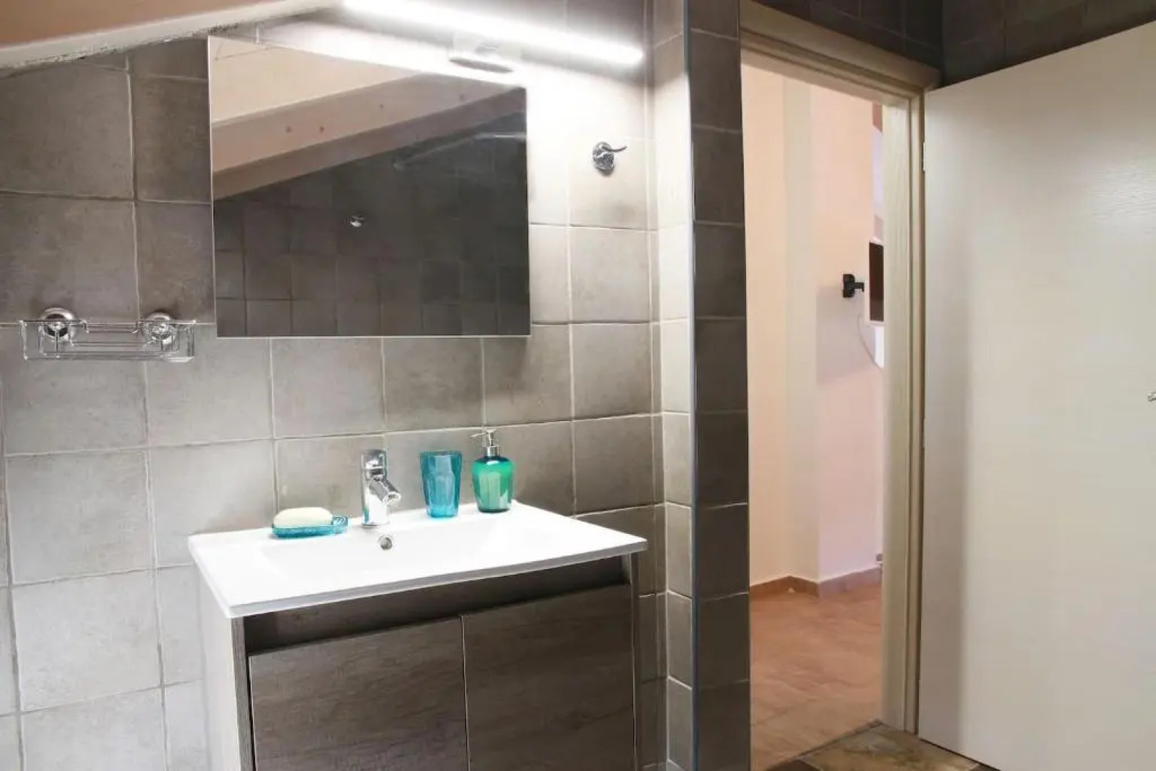 Xaradiotis House - A modern home away from home