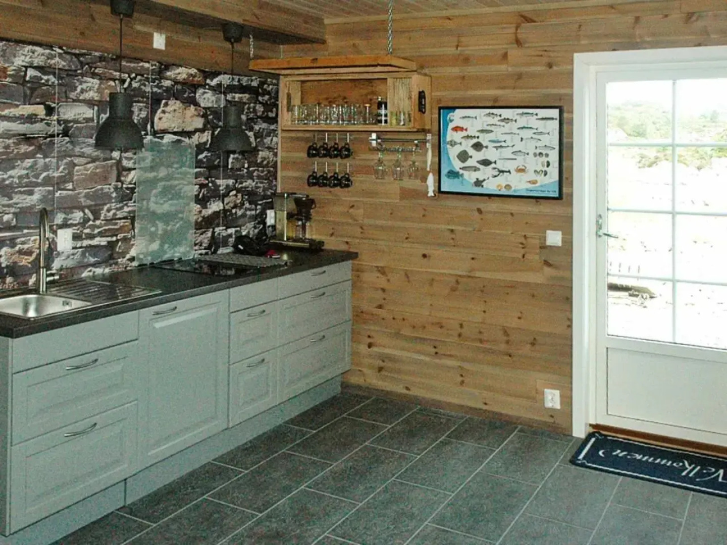 Four-Bedroom Holiday home in Urangsvåg