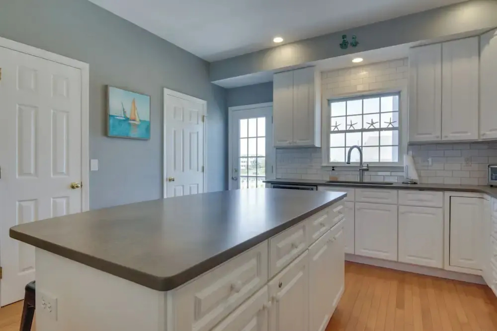 Bay-view Retreat w/ 5 Balconies in Bethany Beach!