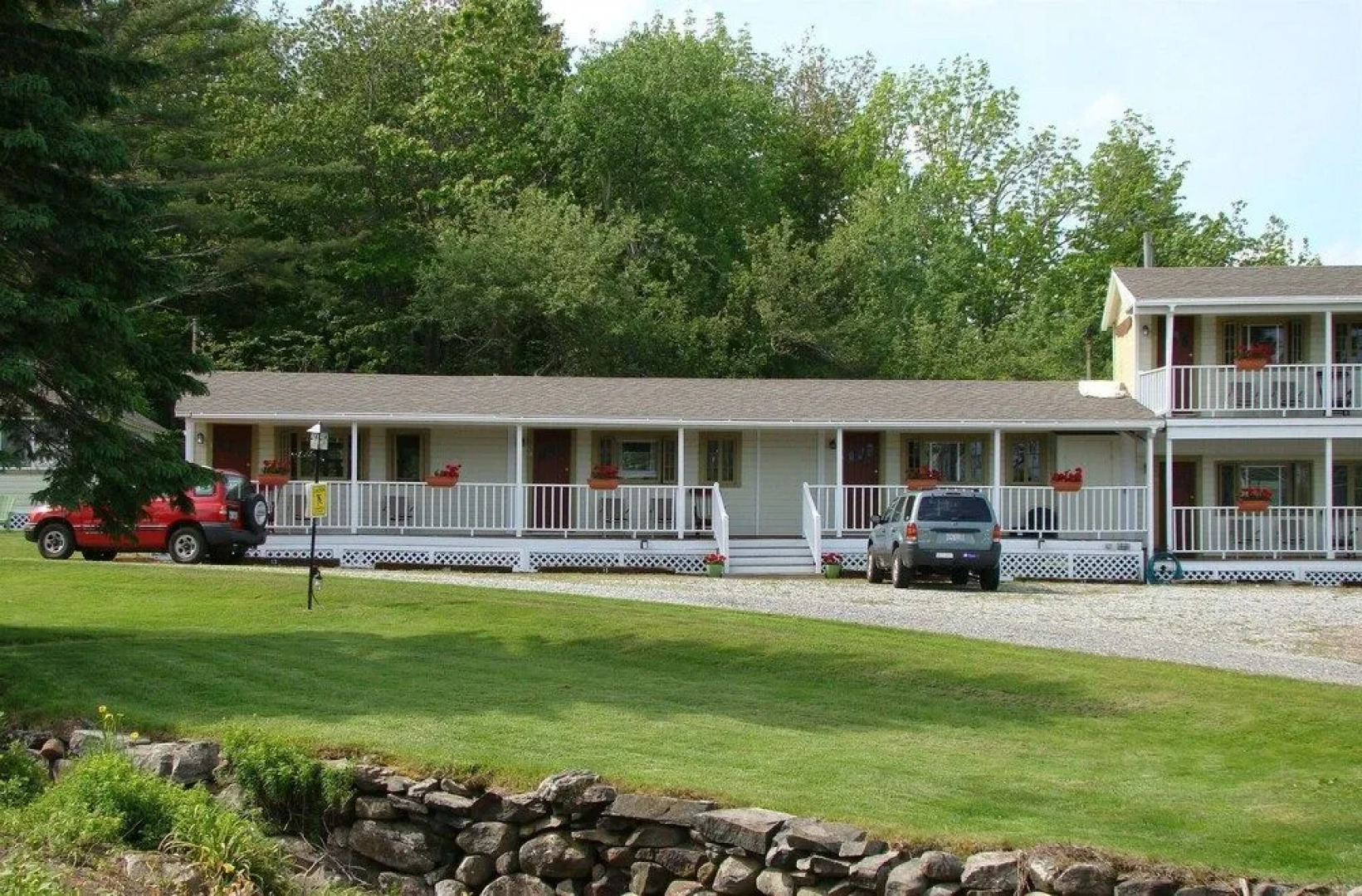 Bay Leaf Cottages & Bistro