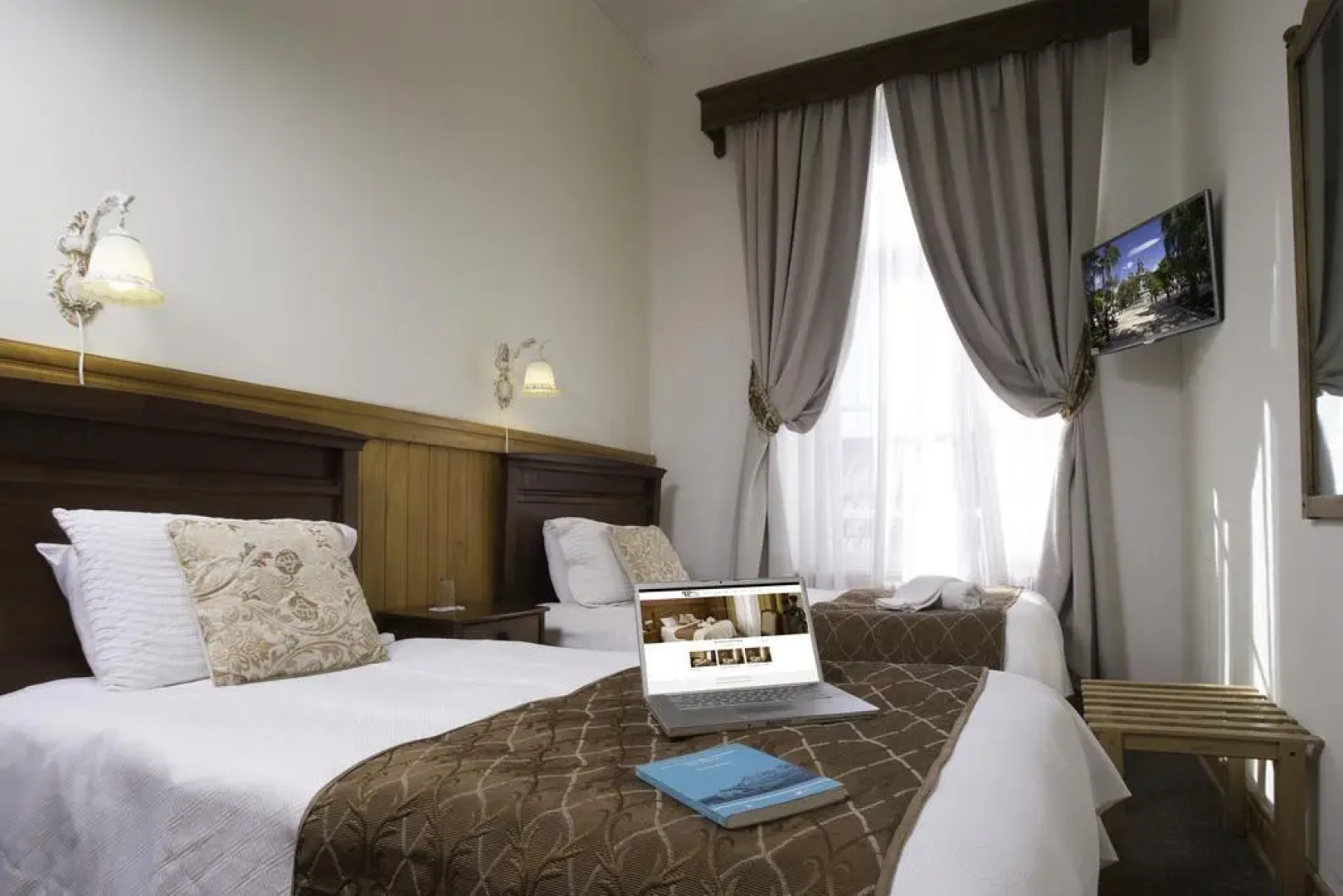 Hotel Plaza
