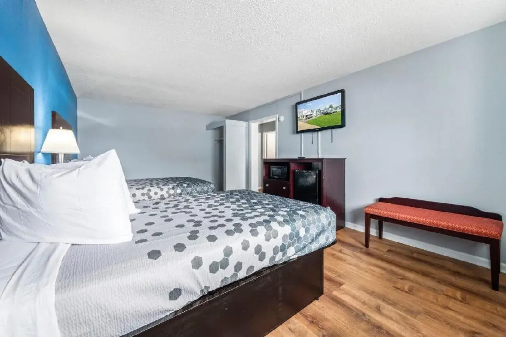 Super 8 by Wyndham Portsmouth - Norfolk